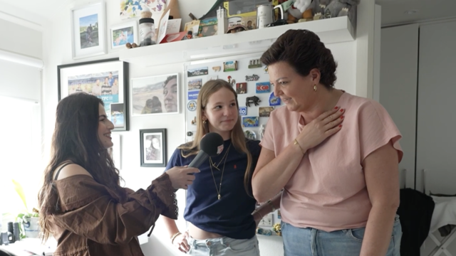 NPORadio2's tweet card. Tannaz gaat woensdagochtend langs in Geesteren bij Annemieke. Zij deed na een zwaar behandeltraject een wens voor haar gezin, die ze graag in het zonnetje wil zetten met een muzikaal weekendje weg.