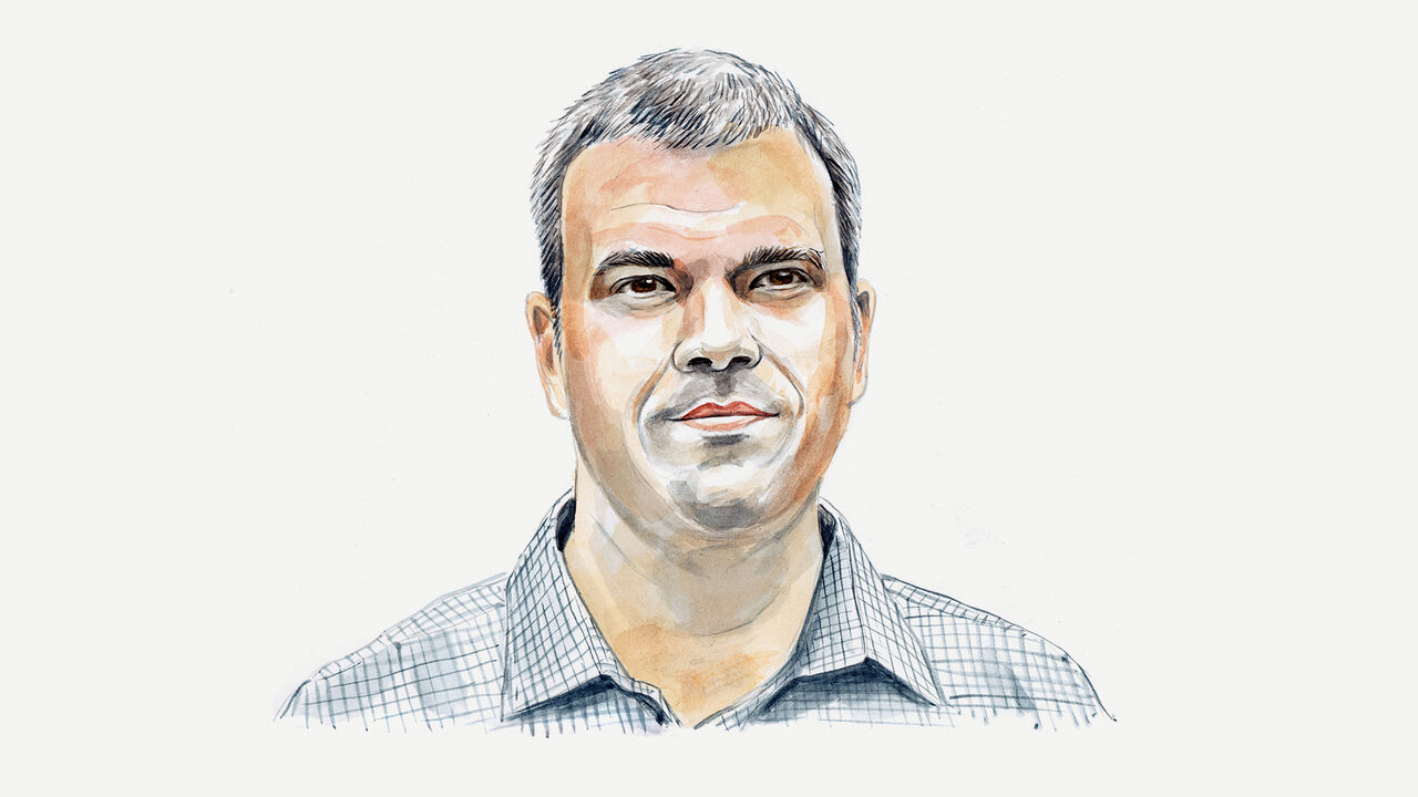 ByrneHobart's tweet card. Byrne Hobart explains the difference between losing your shirt and losing your mind