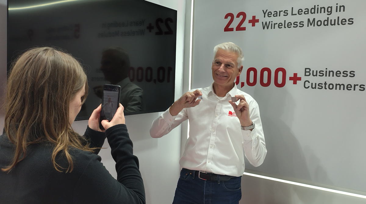 arduino_comunic's tweet card. SIMCom presenta sus avanzadas innovaciones IoT en Electronica 2024, destacando conectividad 5G RedCap y NTN