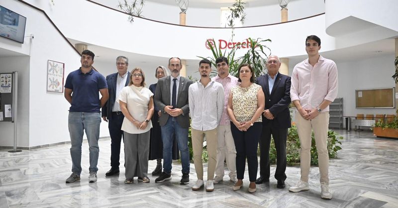 huelva_info's tweet card. La sexta edición de la Cátedra Atlantic Copper culmina con la entrega de distinciones a los mejores trabajos de fin de Grado y de Máster, dotados con 600 y 350 euros