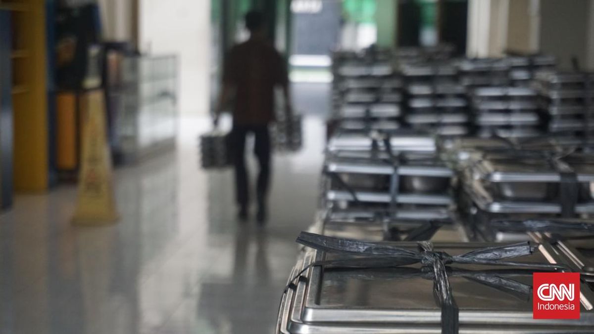 CNNIndonesia's tweet card. Sebanyak 662 siswa sekolah di Saptosari, Kabupaten Gunungkidul, DIY, mengalami gejala keracunan diduga akibat menyantap hidangan Makan Bergizi Gratis (MBG).
