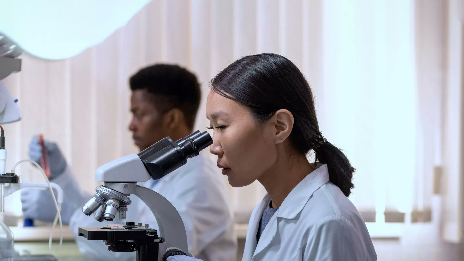 FrontBioeng's tweet card. Fluorescent proteins are important reporter tools to investigate biological processes in the cellular environment at the molecular level. The spectrum of ava...