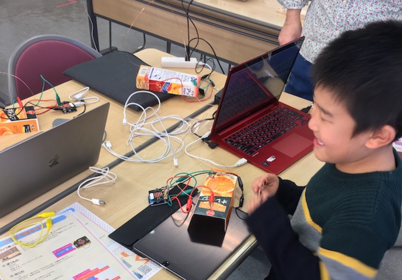 CoderDojoTamami's tweet card. こんにちは。 CoderDojo昭島チャンピオンの なかうえ です。 先日、第3回CoderDojo昭島を開催しました。 早いものでもう3回目です。 参加者2名から始まったCoderDojo昭島ですが、 第3回は参加者が3名になりました。 人数としては一人増えただけですが、 すでに複数回参加の方がいらっしゃっいます。 …