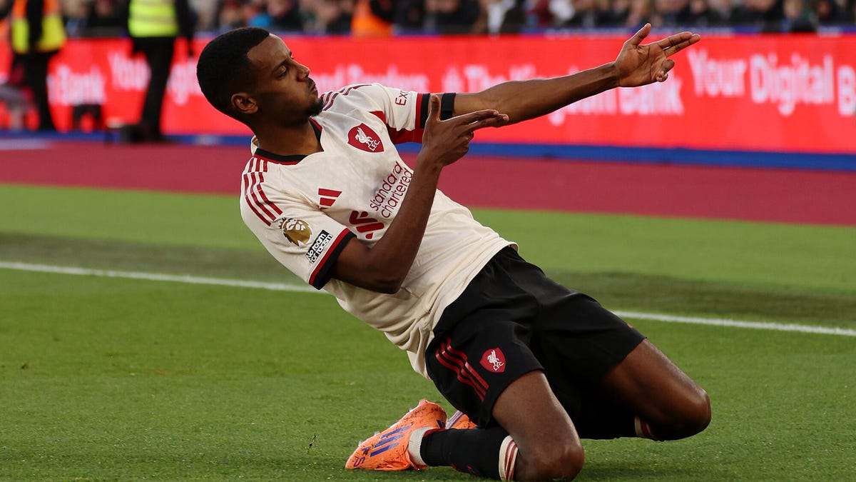 CNETNews's tweet card. Arne Slot's men look to build on their weekend win with a trip to the high-flying Black Cats.