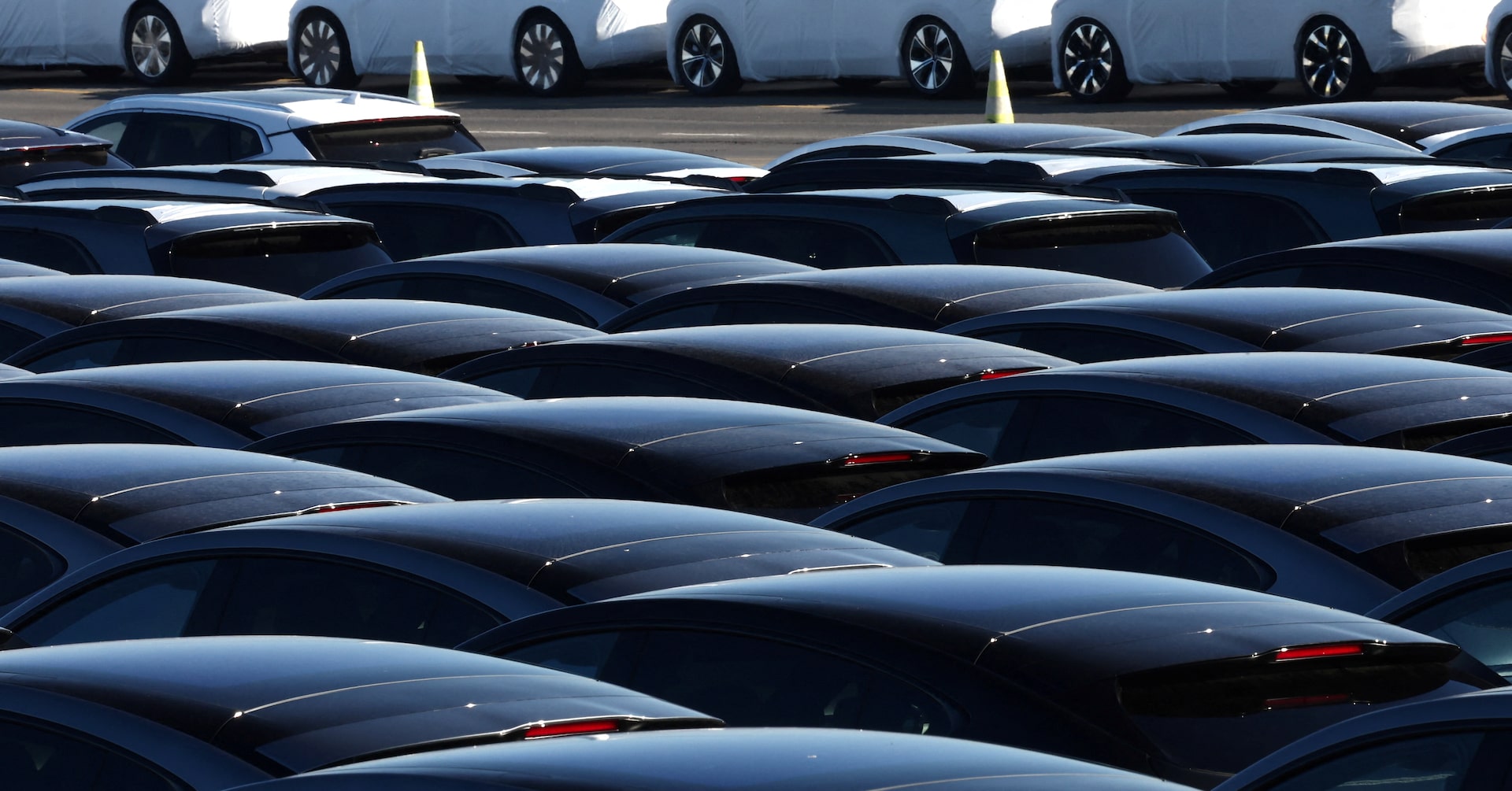 ReutersTech's tweet card. The European Commission may delay the announcement of its support package for the EU car industry, which carmakers are hoping could include a revision of a 2035 ban on the sale of combustion engines,...