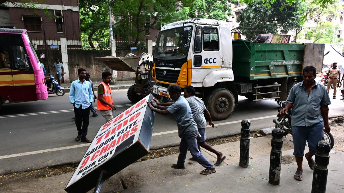 imranhindu's tweet card. Madras High Court orders relocation of encroachments on Chennai pavements, ensuring open access for traffic and public amenities.