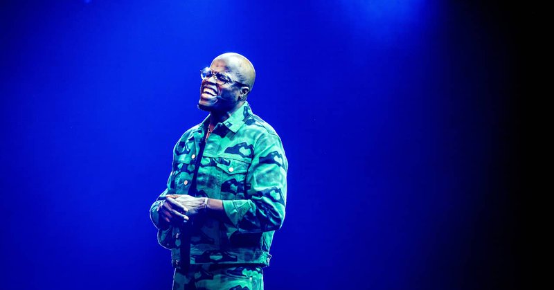 Man mishandelt vrouw tijdens voorstelling Jandino