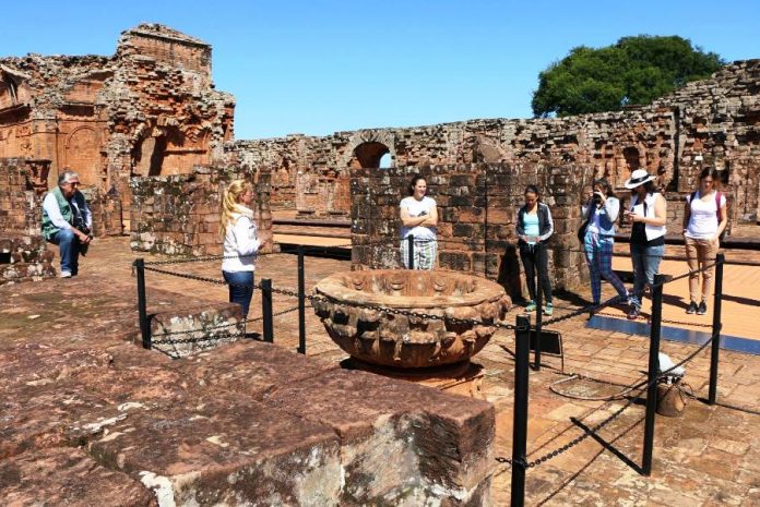 trecepy's tweet card. El Senado aprobó un proyecto que insta al Poder Ejecutivo a declarar feriado nacional el próximo 2 de enero del 2026.