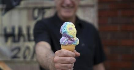 Tweet card summary image