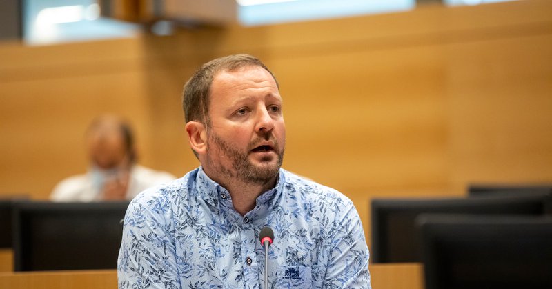 Tweet card summary image