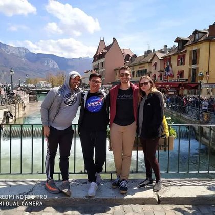 Tweet card summary image