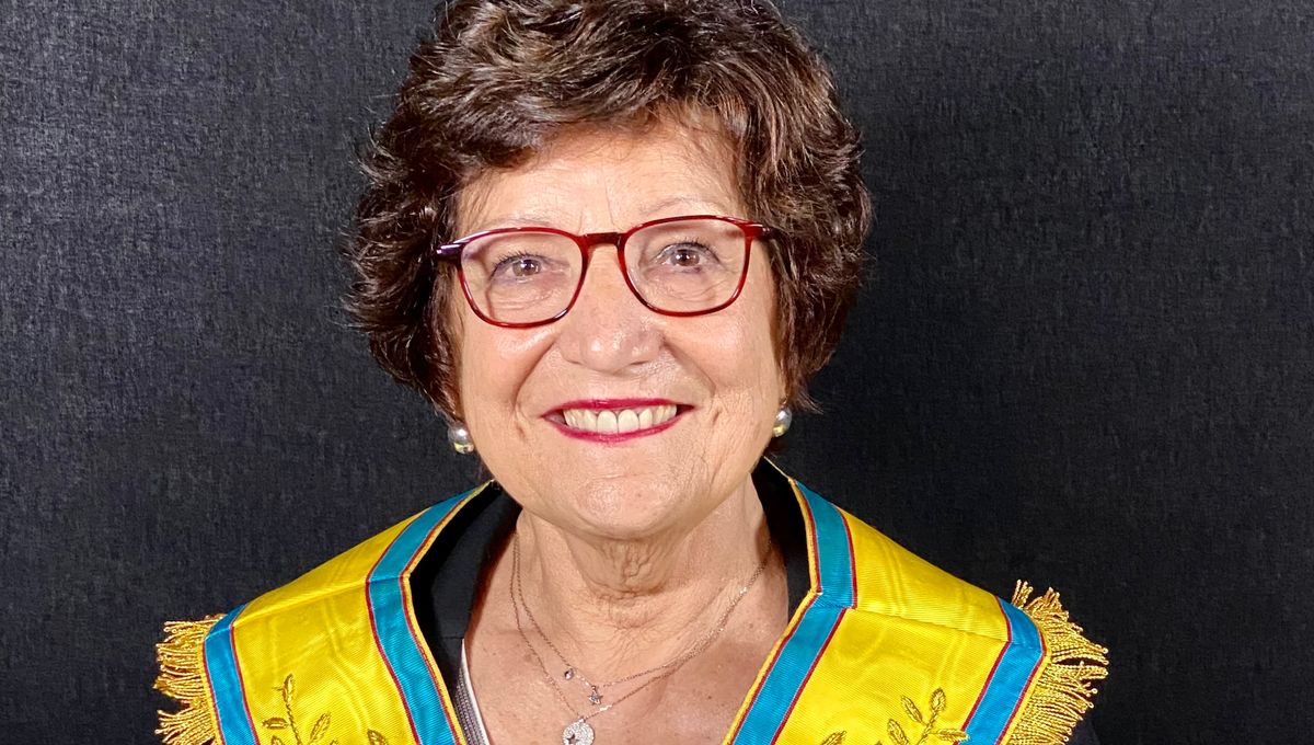 LeDROITHUMAIN_F's tweet card. Amande Pichegru présente l’actualité du Droit Humain qui s’apprête à célébrer les 130 ans de la création de la toute première loge mixte de l’histoire de la franc-maçonnerie universelle.