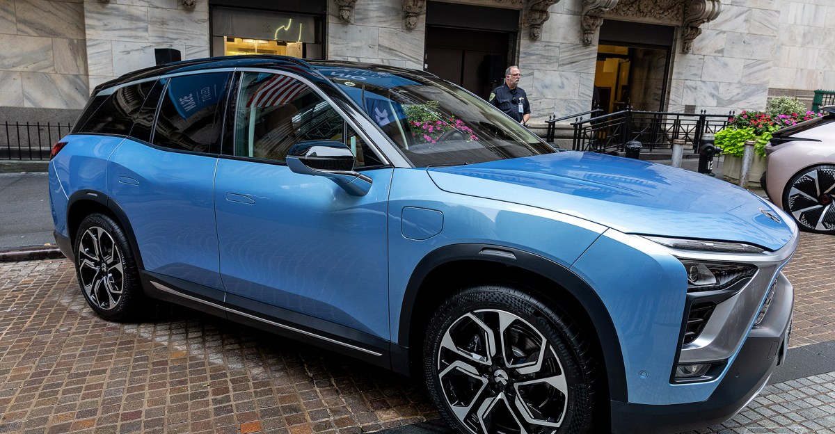 AaronStanush's tweet card. Only a software update could make China’s traffic worse