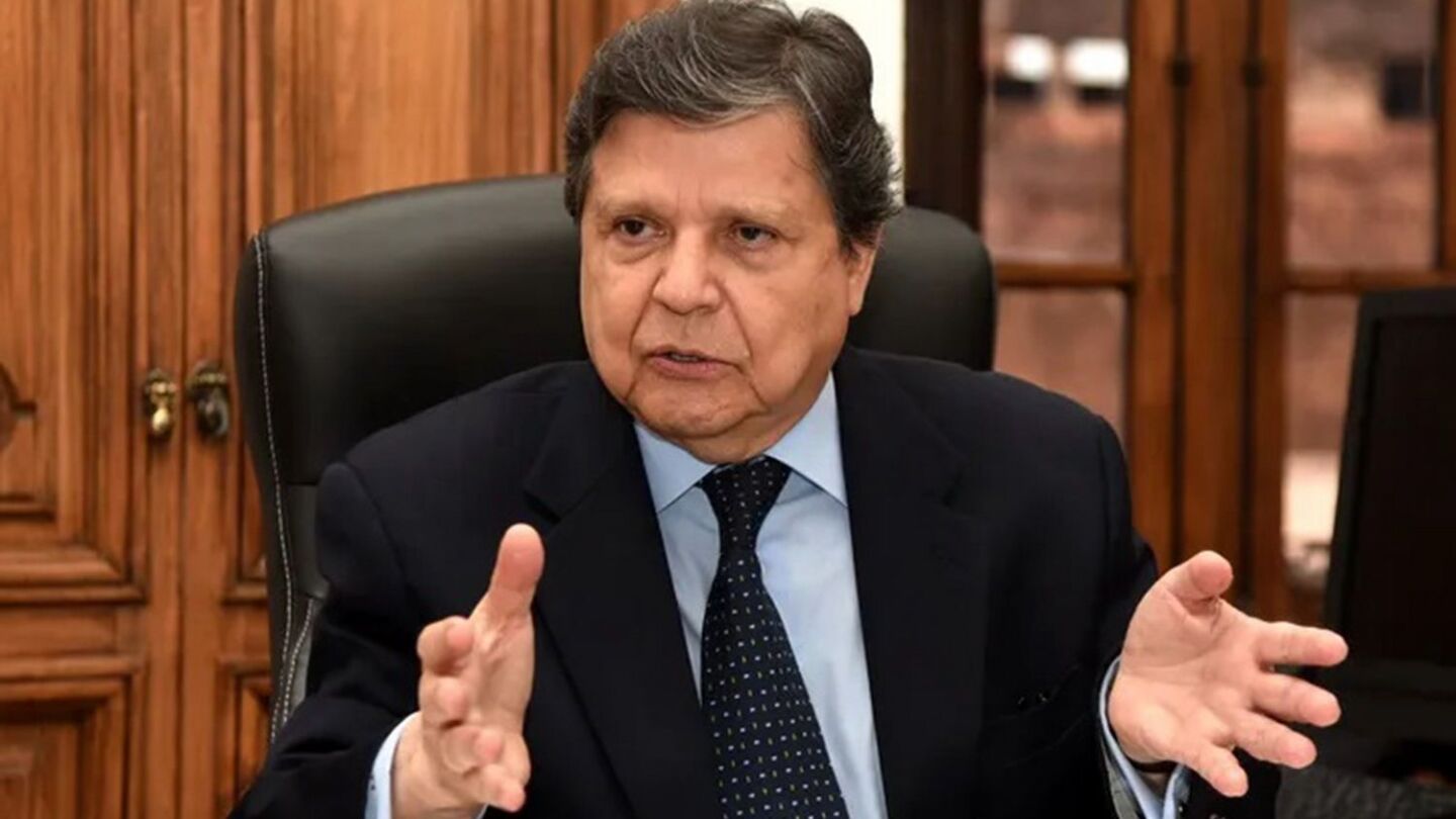 euclides_py's tweet card. El candidato presidenciable Euclides Acevedo denunció que le hackearon una de sus cuentas, donde se publicó una imagen en la que ataca al candidato de la Concertación Nacional, Efraín Alegre, con...