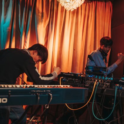 Tweet card summary image