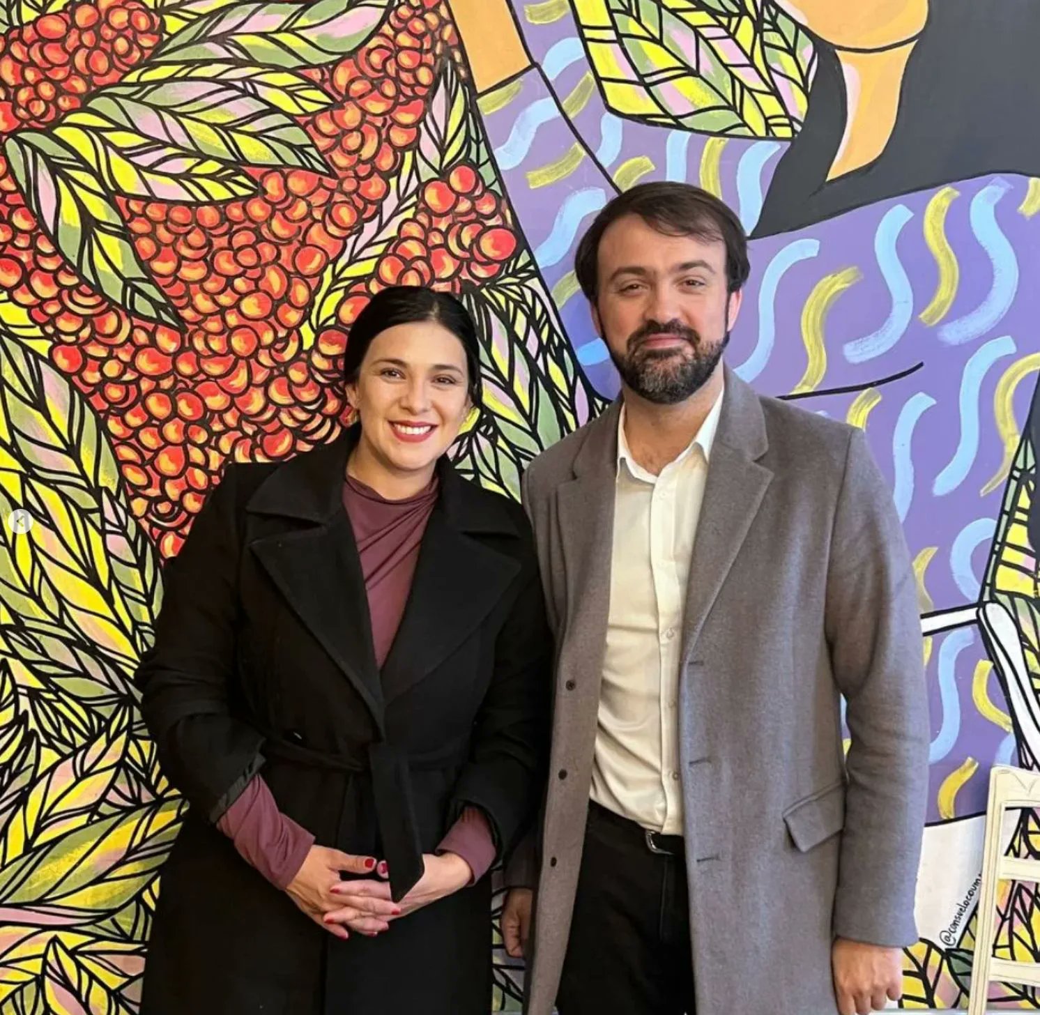 delosquesobran's tweet card. En una sorpresiva decisión y a horas que termine el periodo de propaganda electoral, el movimiento que tiene a Jorge Sharp, Octavio González y Rodrigo Ruiz como candidatos al parlamento, definió...