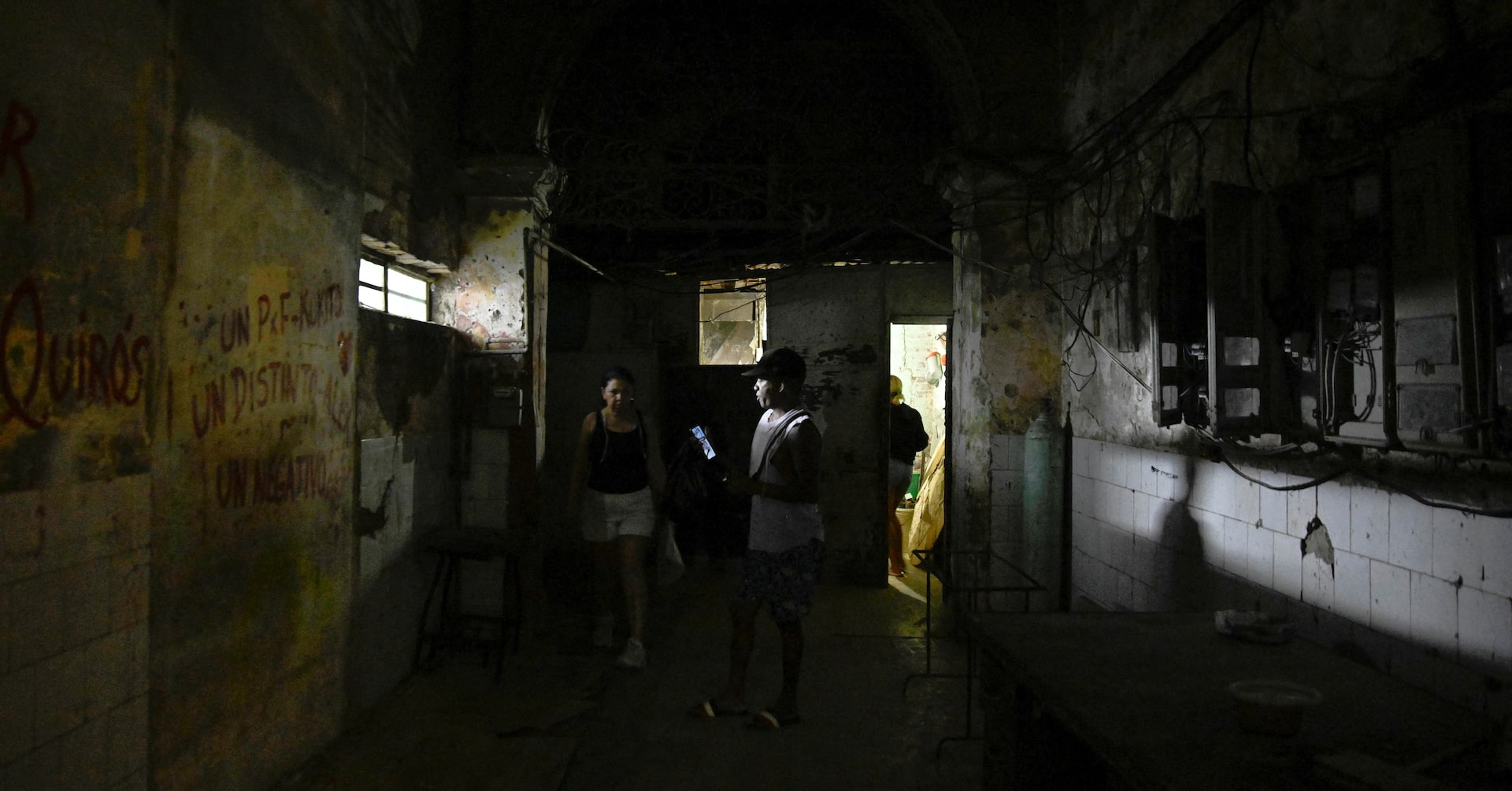 ReutersTech's tweet card. The outage left Havana and much of western Cuba in the dark.