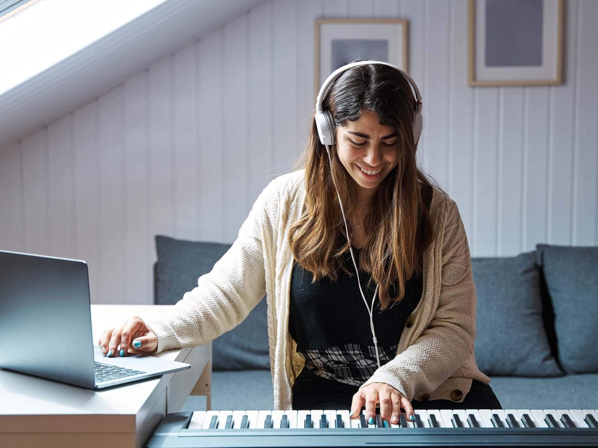 MusicTechMag's tweet card. She Knows Tech Summit, an event conference that aims to inspire, empower and support women and non-binary professionals, returns for 2022.