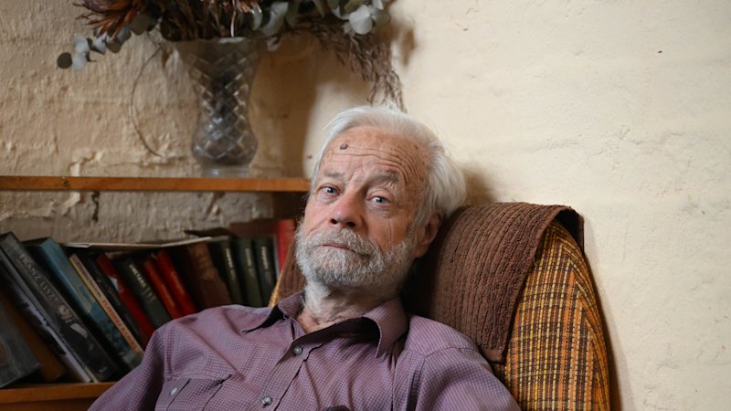 _arthwritethis's tweet card. More patients are presenting to emergency departments with infected knees after being injected with hyaluronic acid.