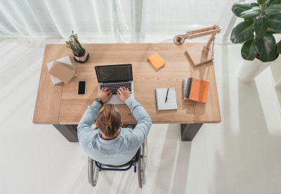 Python_News's tweet card. Sometimes you need to make changes to multiple text files—for example, if you want to update some files to use US spelling instead of UK spelling. In this quick tip, I will show you an example...