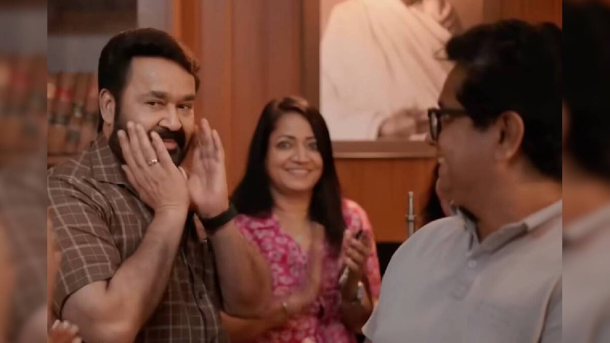 News18Kerala's tweet card. ജീത്തു ജോസഫ് മറുപടി നൽകുന്നതും മോഹൻലാലിന്റെ മുഖത്ത് ഒരു കുട്ടിയുടേതെന്ന പോലെ വിടരുന്ന അത്ഭുതം വീഡിയോയുടെ ഹൈലൈറ്റാണ്