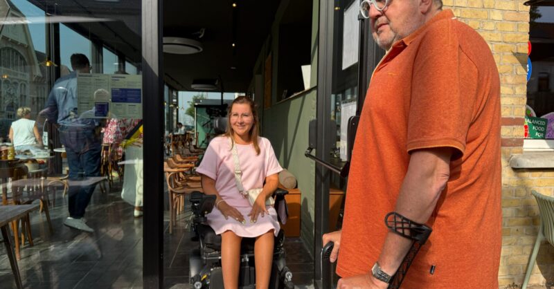 rpbkh's tweet card. In De Panne hebben de lokale handelaars en het gemeentebestuur de handen in elkaar geslagen om hun zaken toegankelijker te maken. 14 handelaars konden…