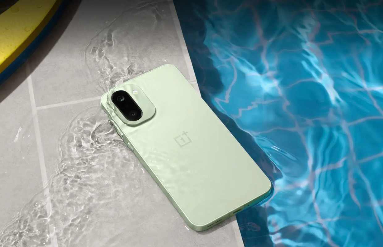 AndroidPlanet's tweet card. De OnePlus Ace 6T is gelanceerd. Het toestel, dat we in Nederland verwachten als de OnePlus 15R, heeft een heel erg grote accu.