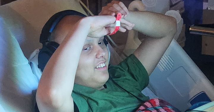 Tweet card summary image