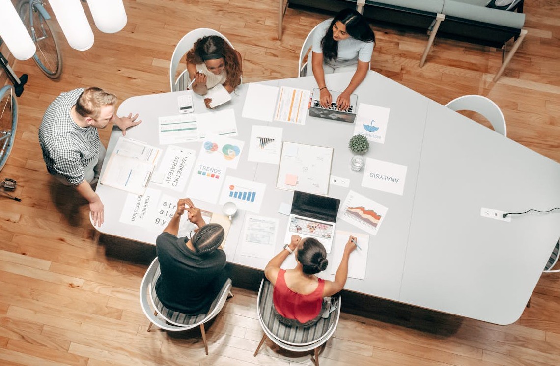 netlearning20's tweet card. Escribir puede resultar estresante para muchos estudiantes. Algunos escriben rápido y con naturalidad, mientras que otros hacen pausas después de cada frase. Las aulas están llenas de diferentes...