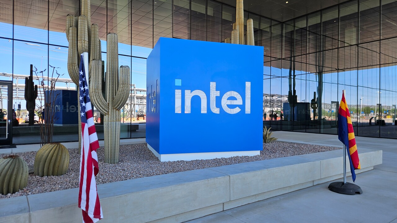 ComputerBase's tweet card. Im Juli gab Intel Pläne bekannt, die Netzwerksparte abspalten zu wollen. Nun folgt die 180-Grad-Wende: NEX bleibt!