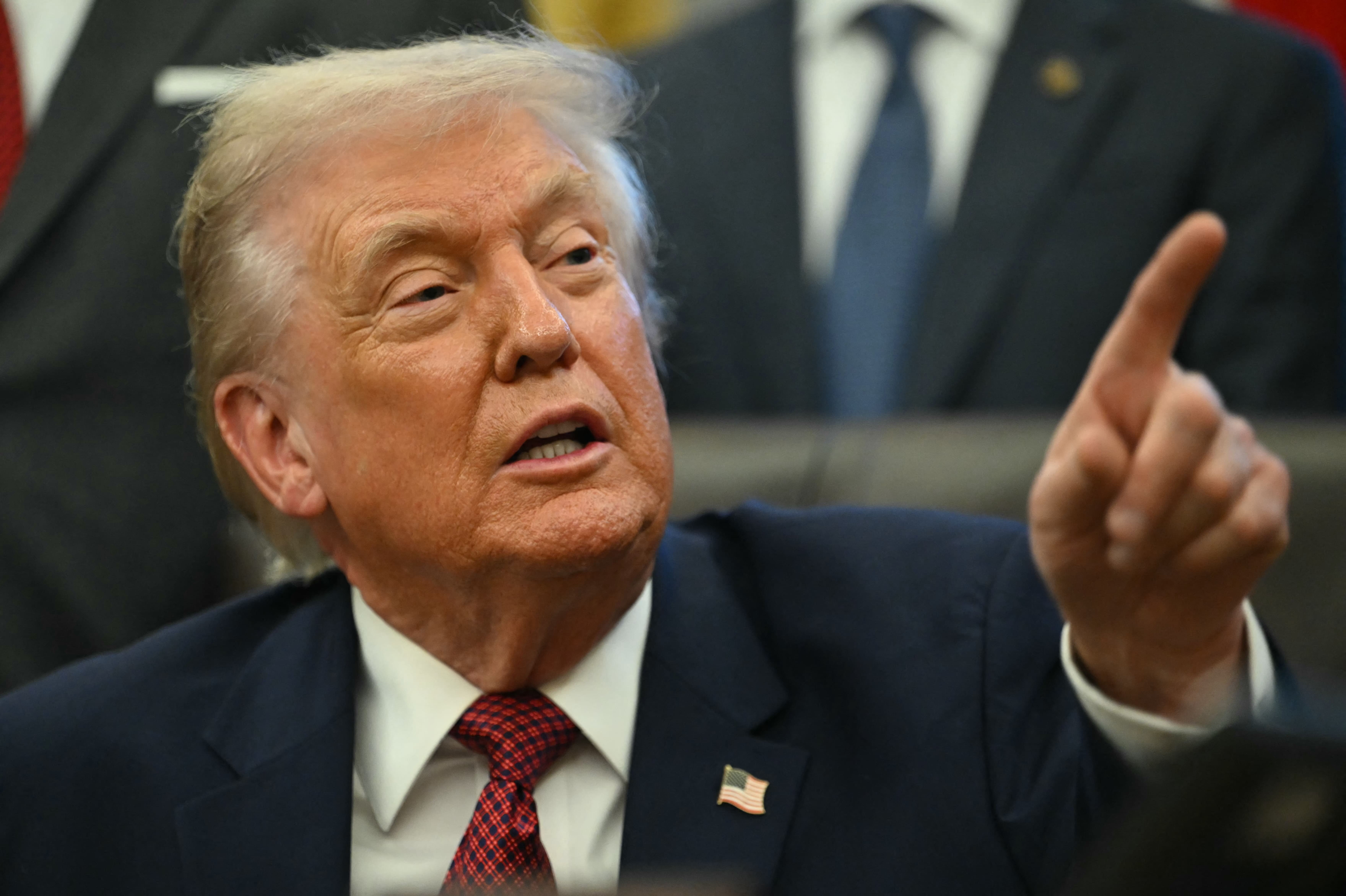 EpicPlain's tweet card. Trump administration plans January 2026 release of a six-part national cybersecurity strategy, focusing on deterrence, regulations, workforce, procurement, infrastructure, and emerging technologies.