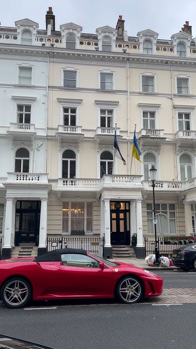 SandyQueue's tweet card. Embassy of Estonia 🇪🇪 to the United Kingdom in London #estonia...