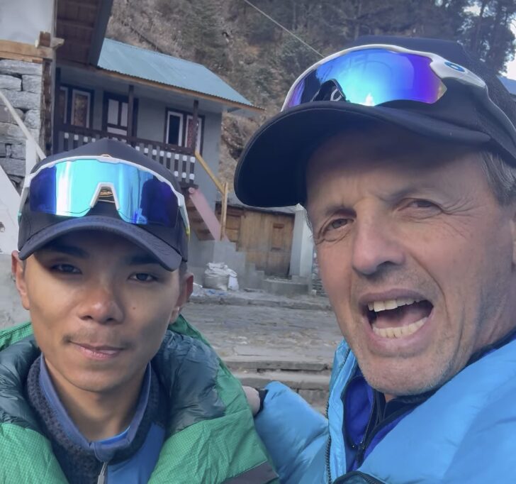 ExplorersWeb's tweet card. The pair will acclimatize on 6,476m Mera Peak before moving on to Manaslu. Theirs is the only winter 8,000m expedition so far this year.