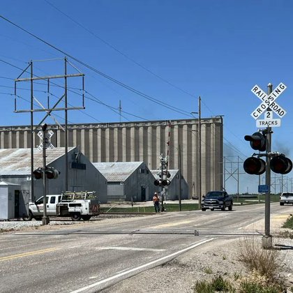 Tweet card summary image