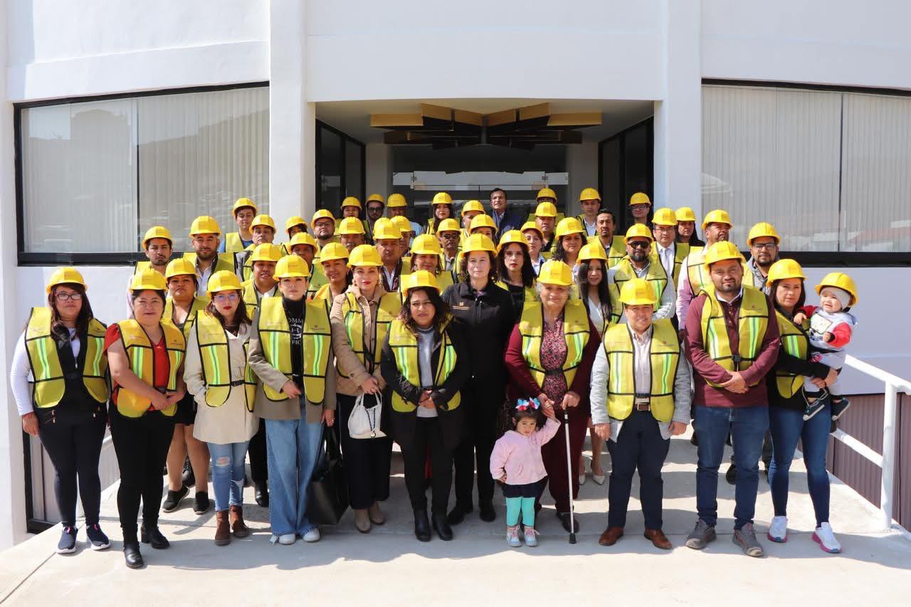 UniversalHgo's tweet card. La Contraloría de Hidalgo celebró la Feria de Participación Ciudadana, premiando iniciativas de contraloría social y creatividad juvenil en concursos de cortometrajes y reels