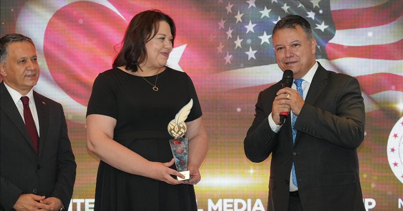 Tweet card summary image