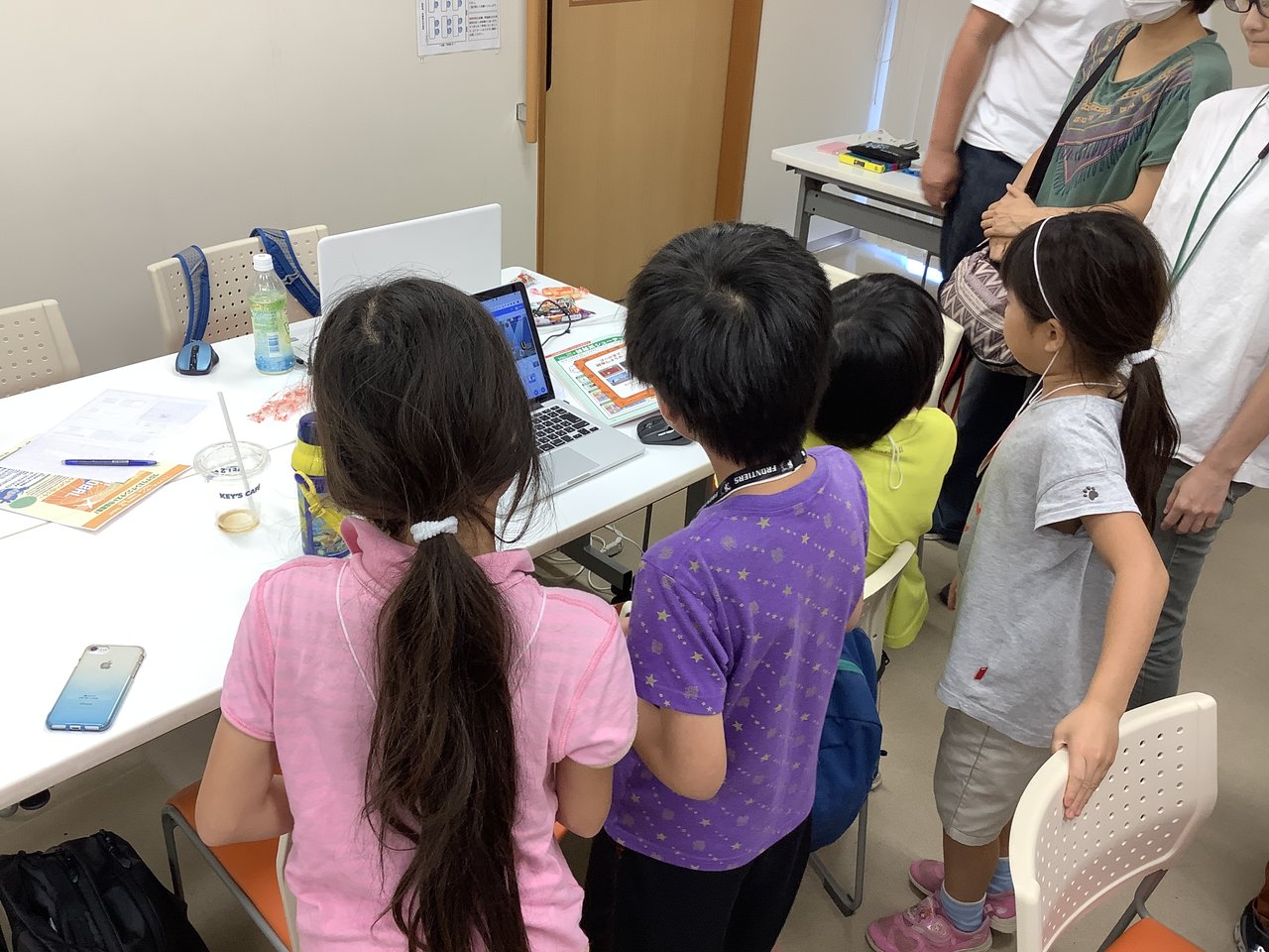 CoderDojo_Nippa's tweet card. グループの説明もお読み下さい。 * * * ## CoderDojo新羽でできること 1. 主にScratchを使って、ゲームやプログラミングを行い、作った作品(途中まででもＯＫ）を自慢できます。 2. Scratch自体がはじめての場合は、インターネット接続が必須となりますがCode.orgのHour of Codeがお勧めです。 3. プログラミングに興味があったり、好きな子ども達（ニン...