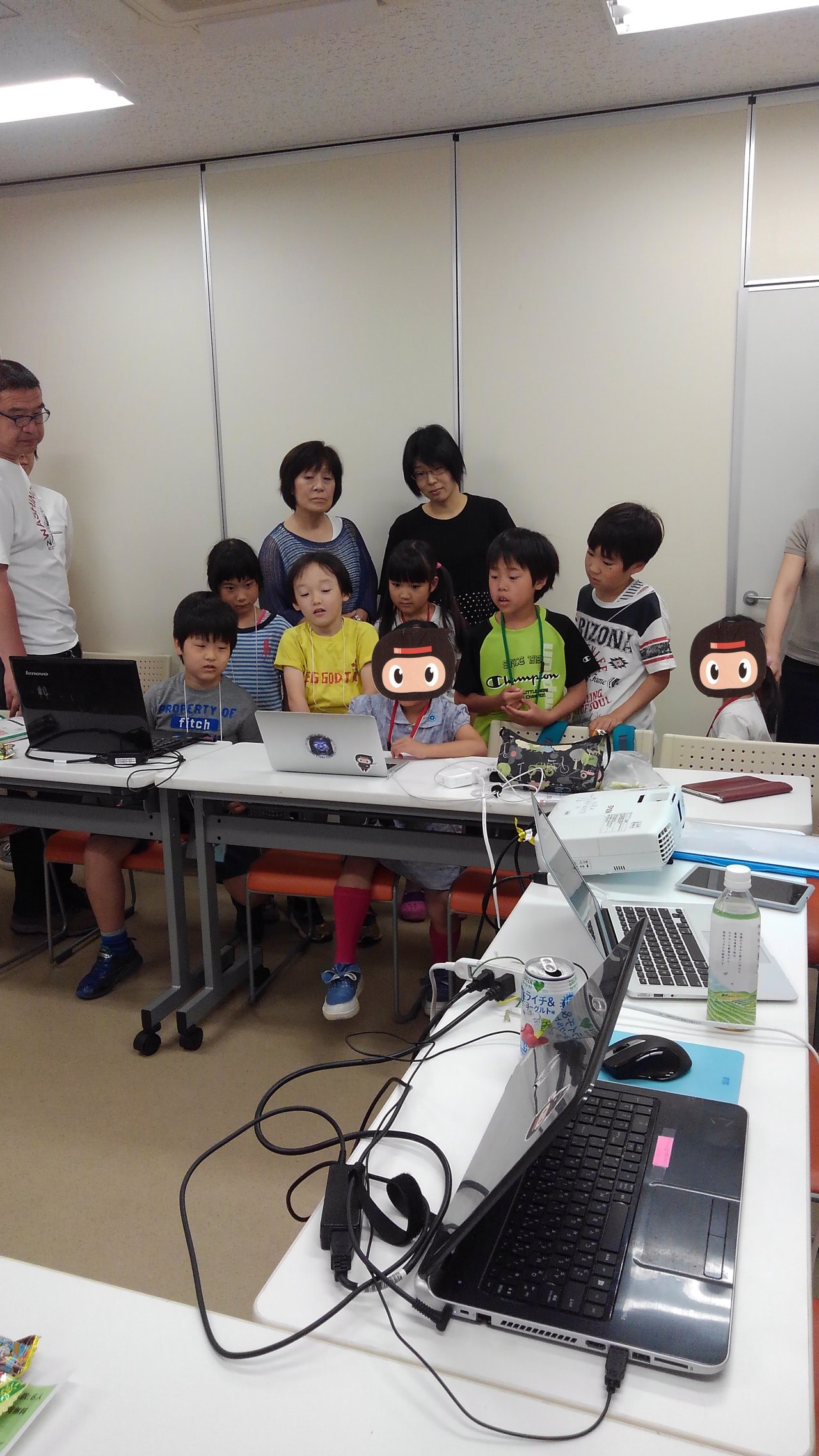 CoderDojo_Nippa's tweet card. グループの説明もお読み下さい。 * * * ## CoderDojo新羽でできること 1. 主にScratchを使って、ゲームやプログラミングを行い、作った作品(途中まででもＯＫ）を自慢できます。 2. Scratch自体がはじめての場合は、インターネット接続が必須となりますがCode.orgのHour of Codeがお勧めです。 3. プログラミングに興味があったり、好きな子ども達（ニン...