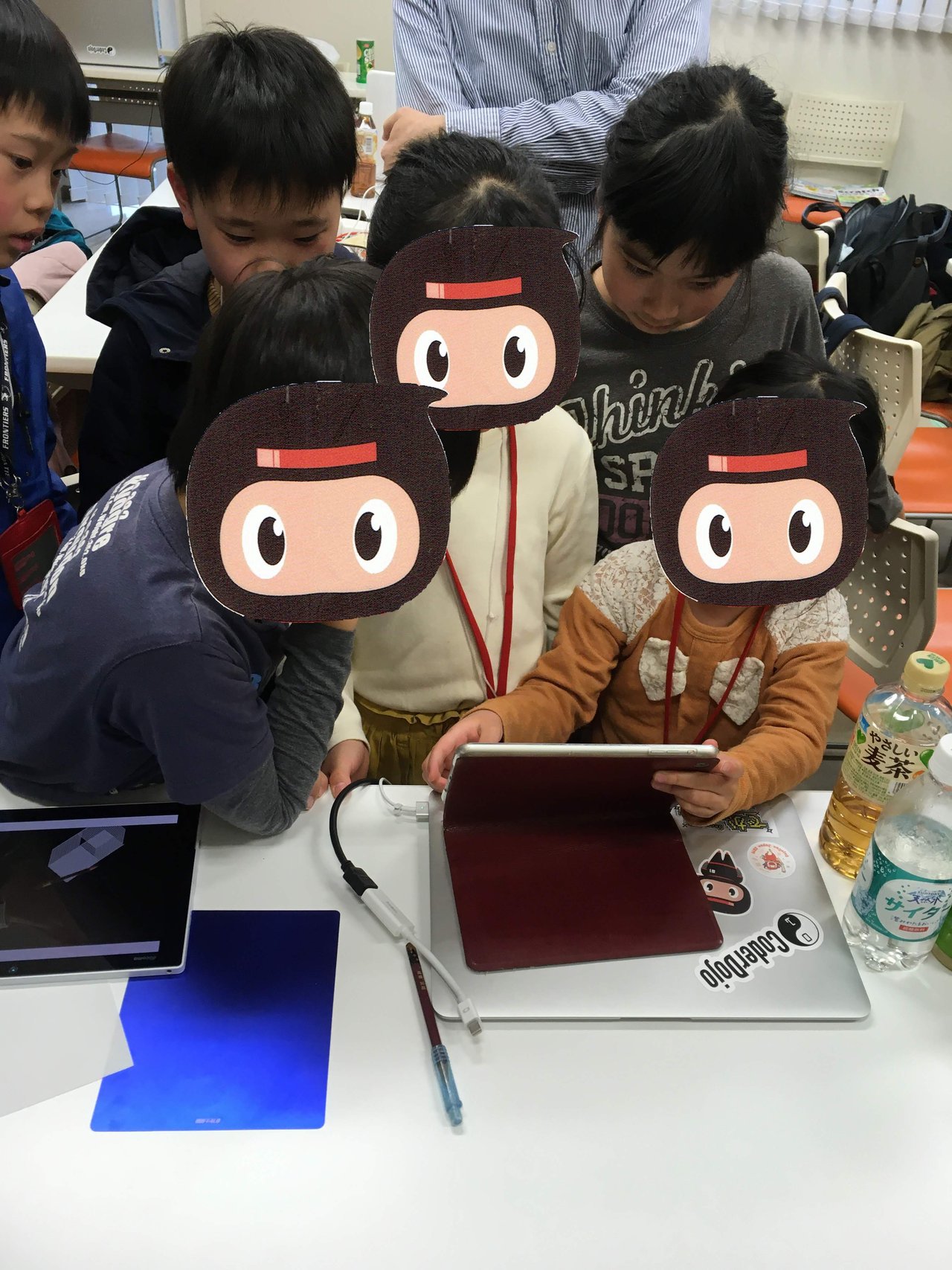 CoderDojo_Nippa's tweet card. 新型コロナウィルス感染症の影響により、第３５回の開催を中止いたします。 次回開催は未定ですが、決まり次第connpassでお知らせいたします。 どうぞご理解の程よろしくお願いいたします。 グループの説明もお読み下さい。 * * * ## CoderDojo新羽でできること 1. 主にScratchを使って、ゲームやプログラミングを行い、作った作品(途中まででもＯＫ）を自慢できます。 2....