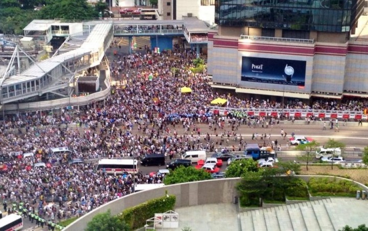 21elmst's tweet card. The self-proclaimed "off-the-grid" messaging app saw a surge in downloads yesterday in Hong Kong during mass student demonstrations.