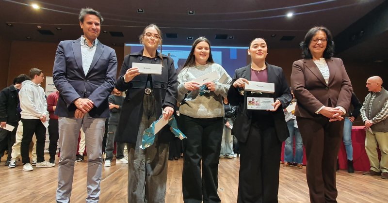 Tweet card summary image