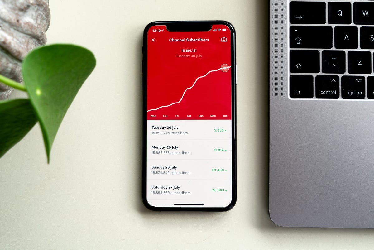 r_FlutterDev's tweet card. When Joe li and I started building NIGHT NIGHT, an app that teaches parents how to make their kids fall asleep by themselves. Me, being…