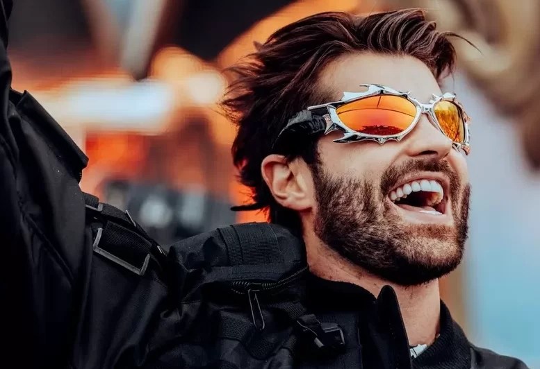 agitossp's tweet card. A presença de Alok promete ser um dos momentos mais marcantes do Réveillon de Copacabana. O artista sobe ao palco RIO, na orla da praia, às 1h30 da manhã e