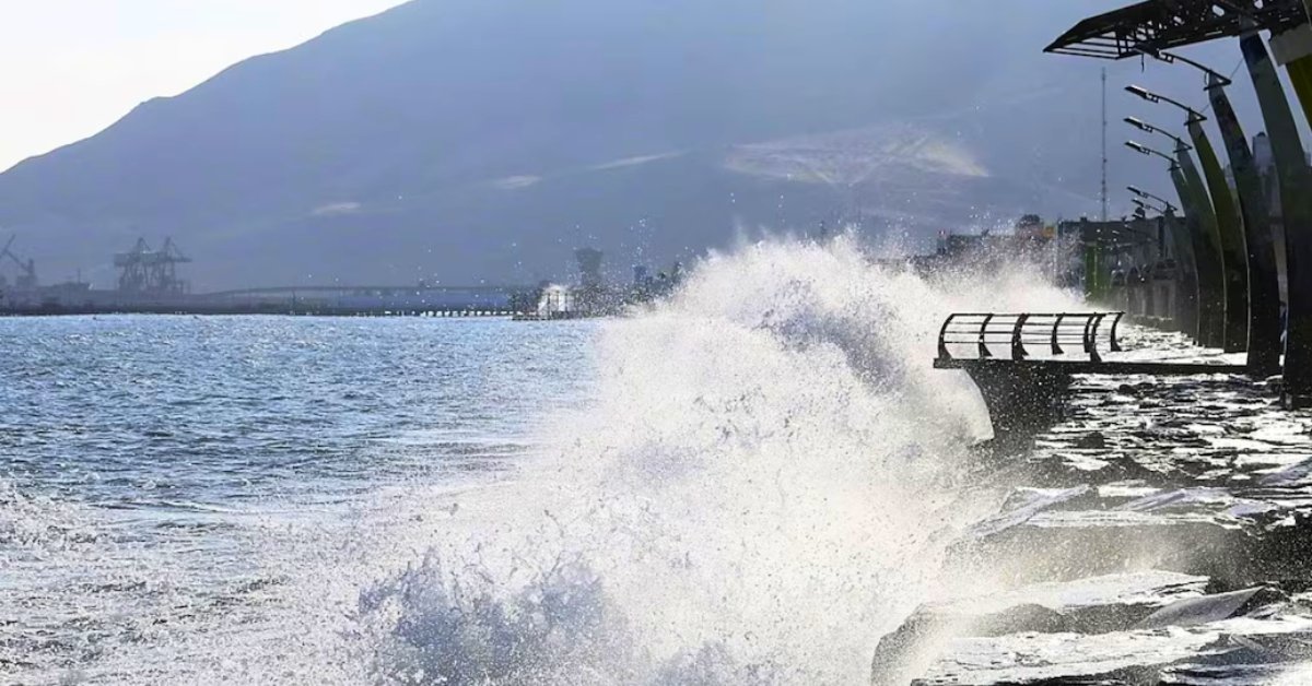 exitosape's tweet card. El Indeci recomendó evitar campamentos cerca a zonas de playa, además de suspender las actividades portuarias y de pesca hasta cese de fuertes oleajes.