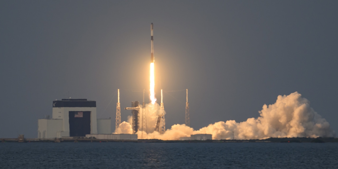 WSJ's tweet card. The company’s CFO told investors about the transaction in recent days, sources say.