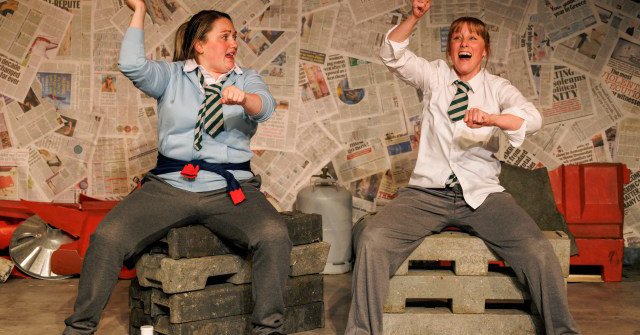 Tweet card summary image