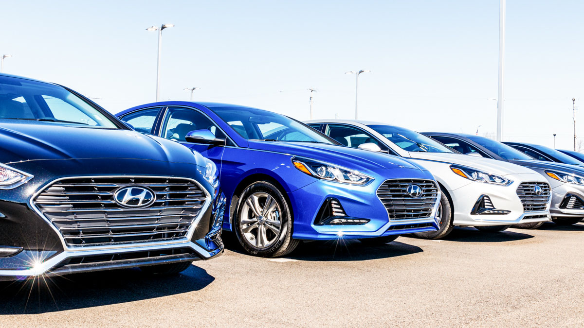 lesjoiesducode's tweet card. Un développeur est parvenu à exécuter son propre logiciel après avoir hacké son véhicule Hyundai à l'aide d'une recherche Google.