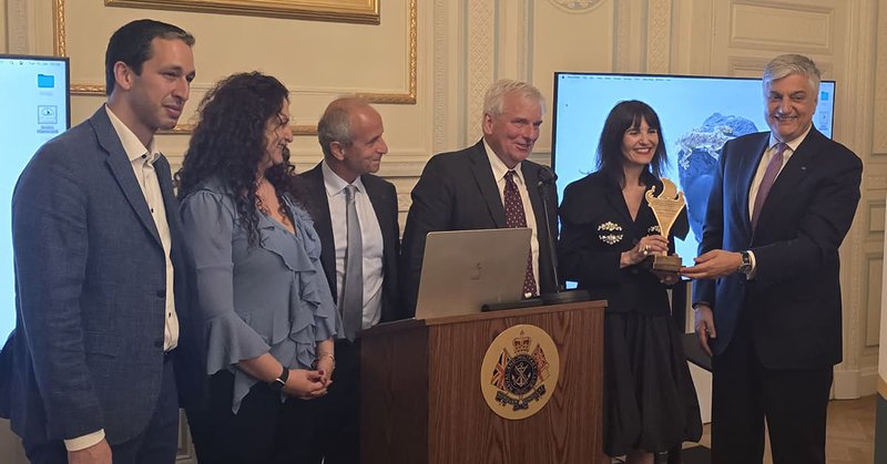 Tweet card summary image