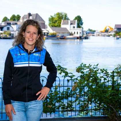 Tweet card summary image