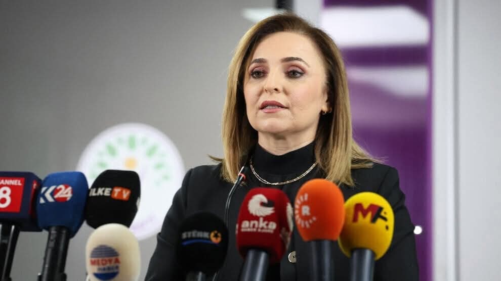 PYD_Rojava's tweet card. أكدت ممثّلة حزب المساواة وديمقراطية الشعوب، عائشة كُل دوغان، خلال مؤتمر صحفي عقدته في مقر الحزب، أنه يجب الكشف للرأي